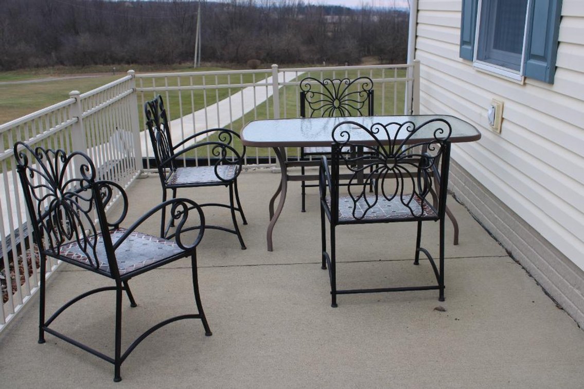 PATIO FURNITURE SET