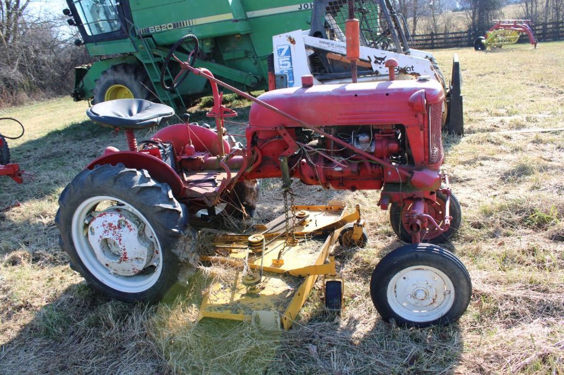 FARMALL CUB TRACTOR