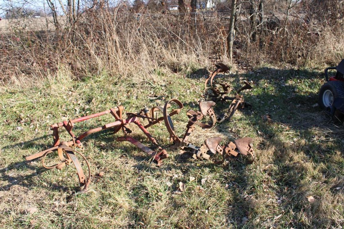 CULTIVATOR AND SPIKE TOOTH DRAG