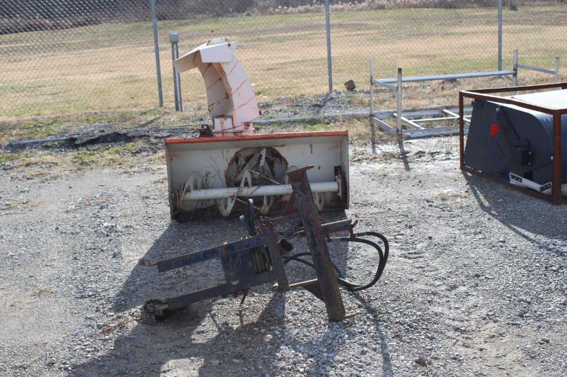 KUBOTA KB3001G SNOW BLOWER