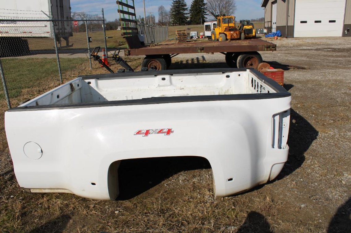 2017-19 GMC DUALLY BED AND HOOD