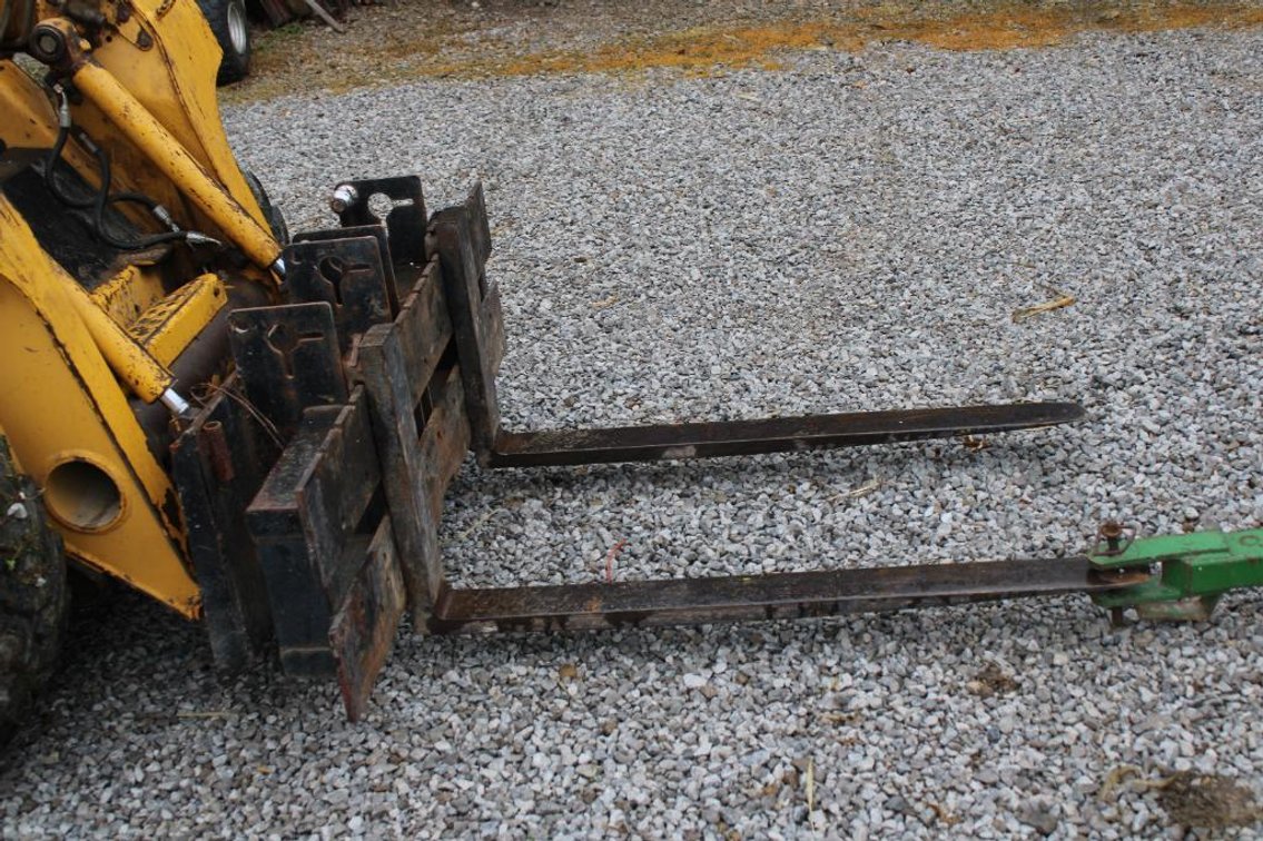 QUICK TACH PALLET FORKS