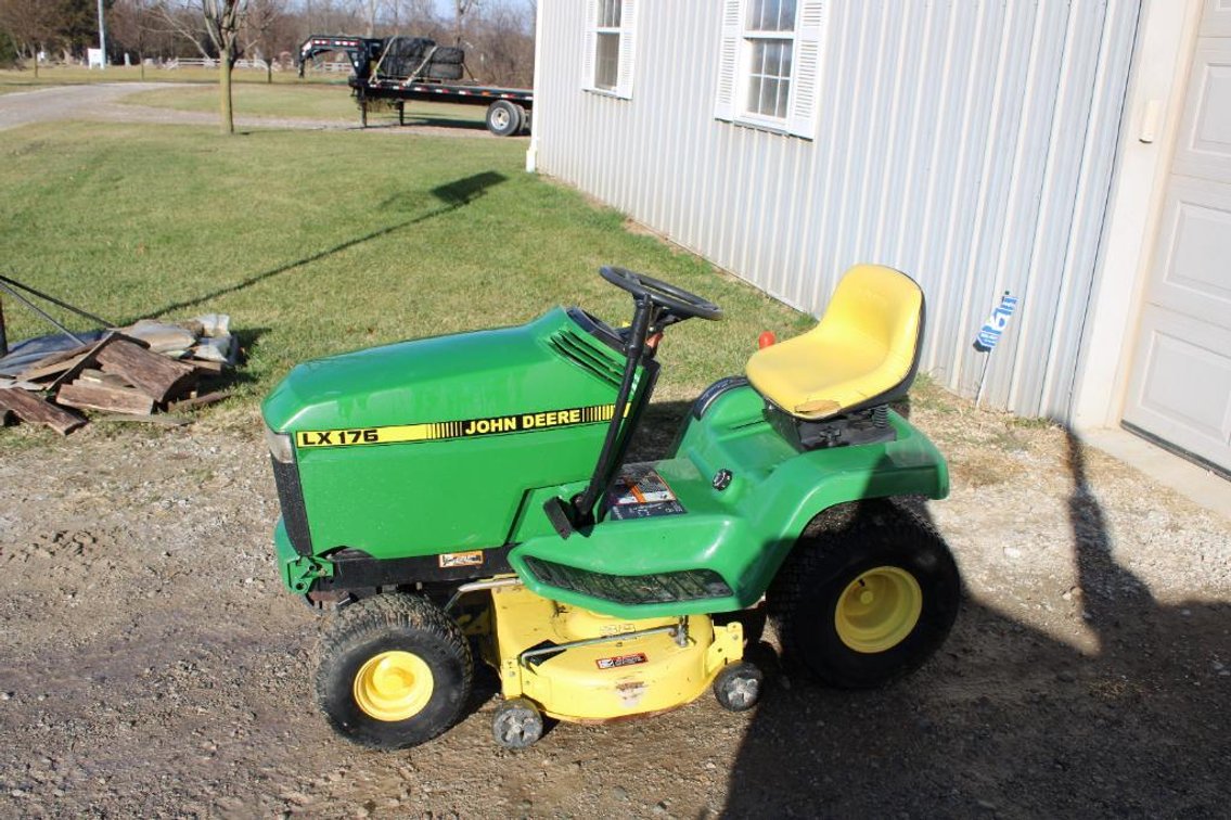 JOHN DEERE LX176 MOWER