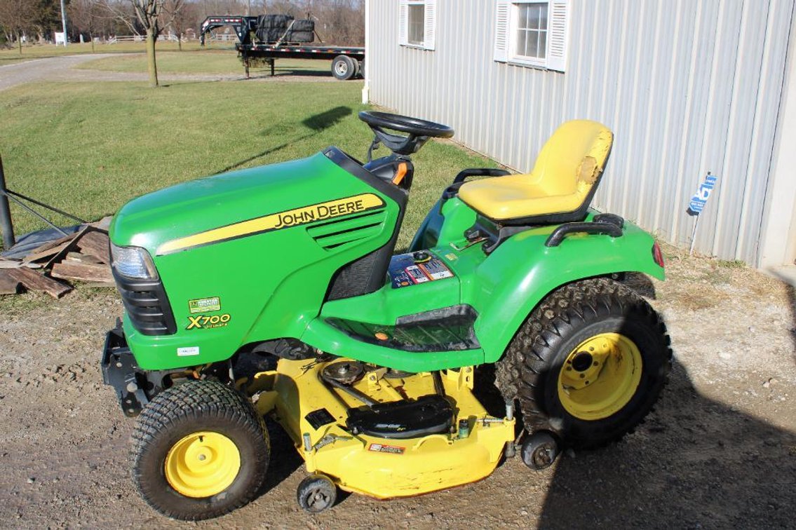 JOHN DEERE X700 ULTIMATE MOWER