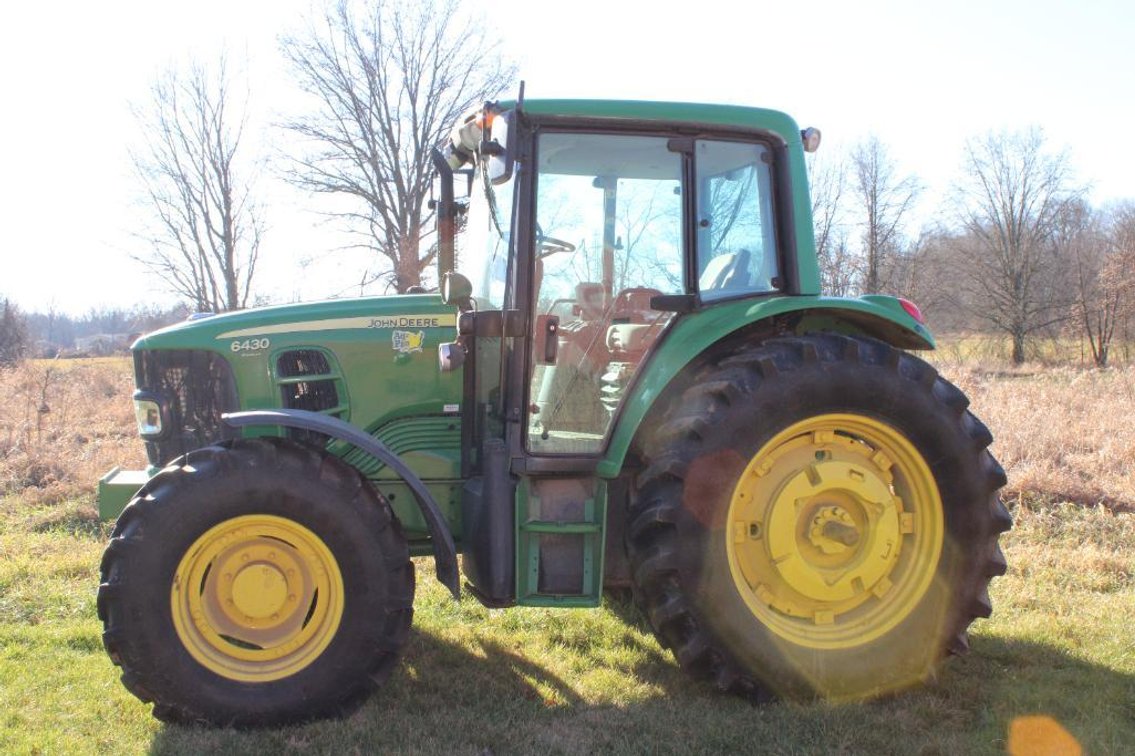 JOHN DEERE 6430 PREMIUM TRACTOR
