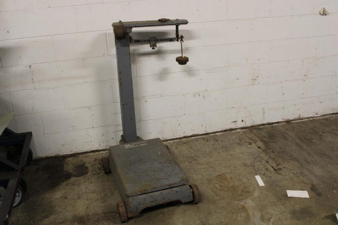 ANTIQUE SCALE