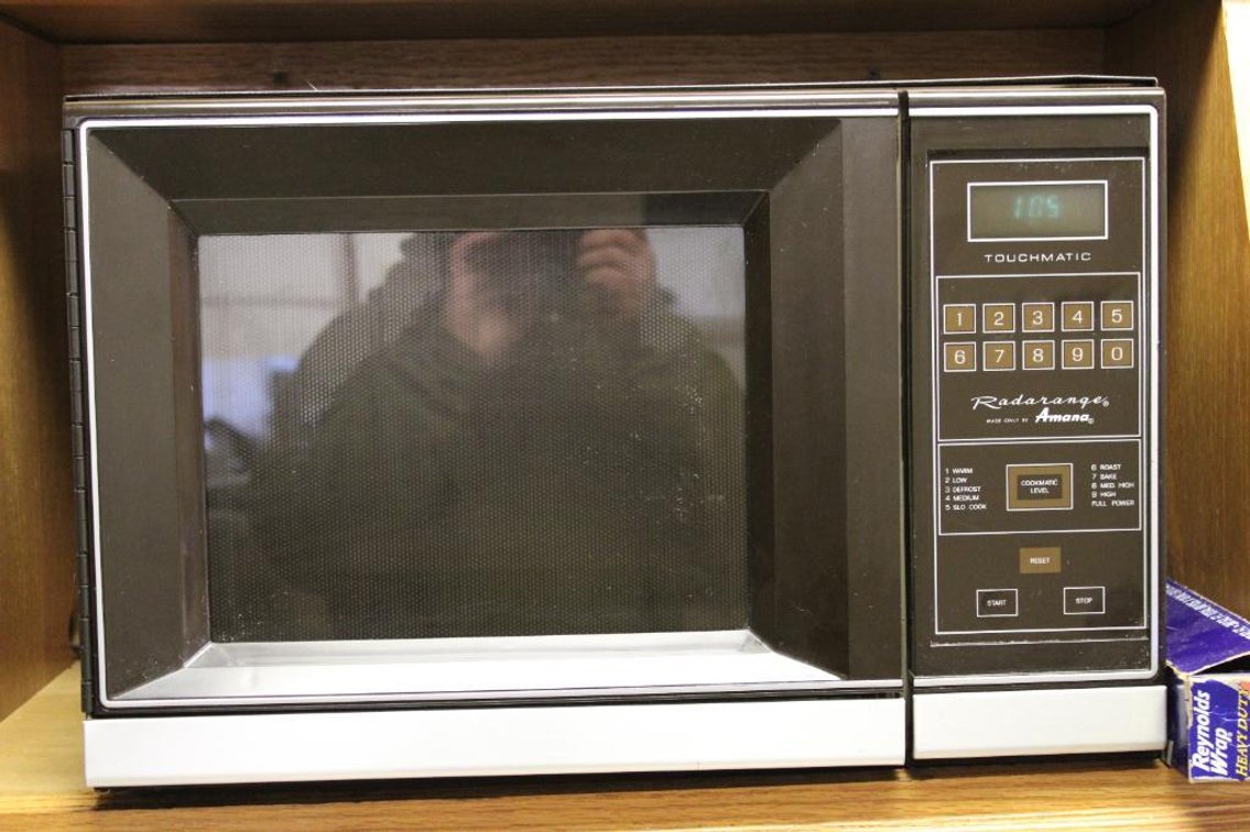 MICROWAVE AND TOASTER OVEN