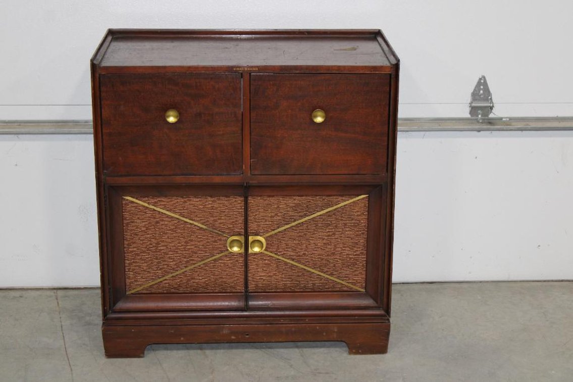 VINTAGE G.E. RADIO AND RECORD PLAYER CABINET 