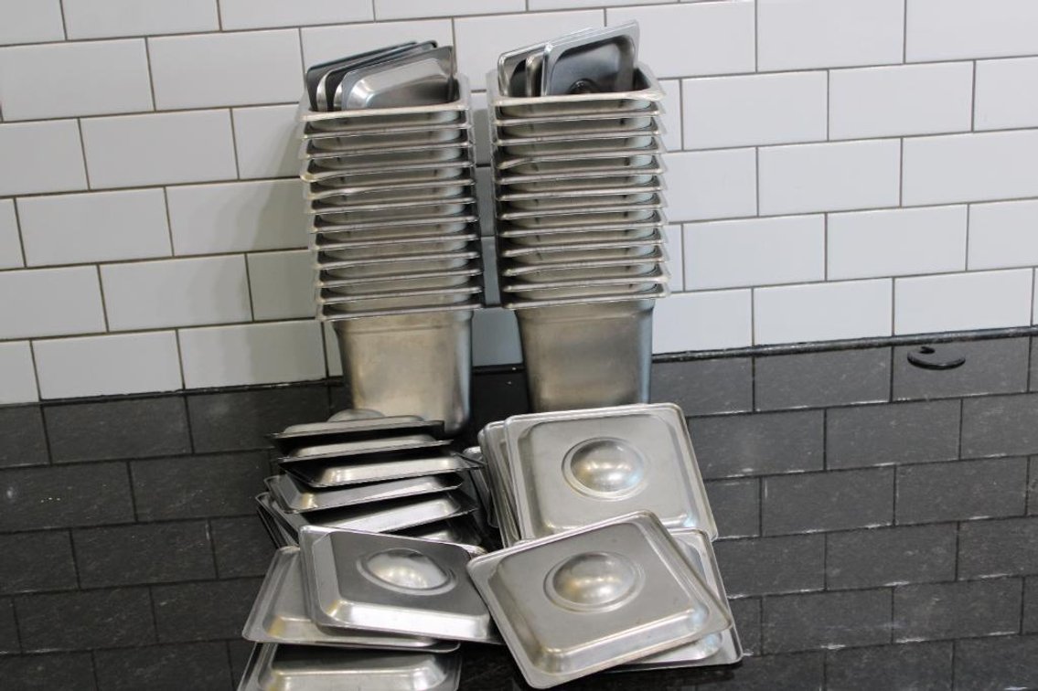WARMING/COOLING TRAYS W/ LIDS