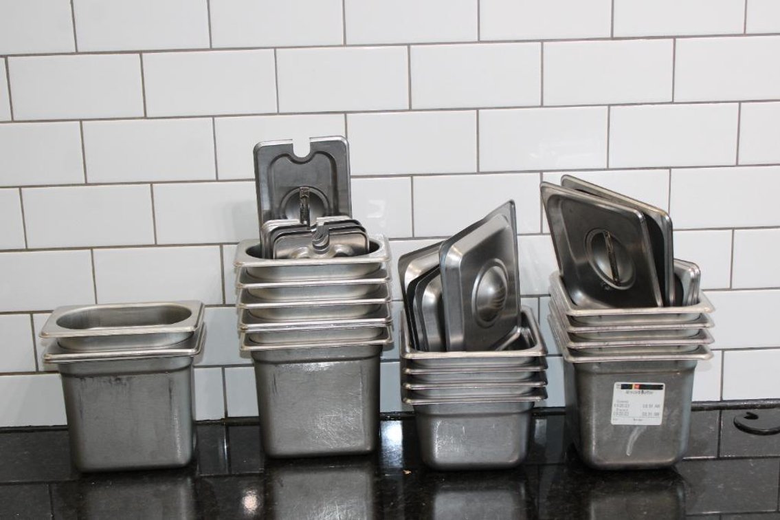 WARMING/COOLING TRAYS W/ LIDS