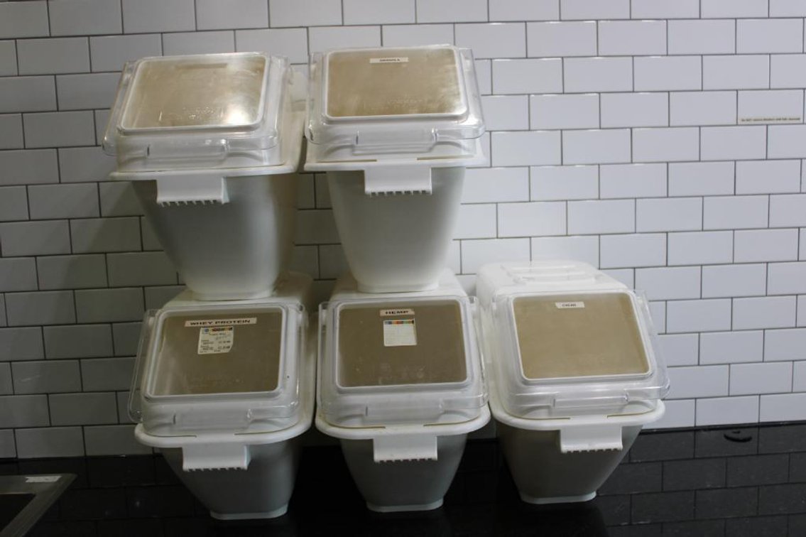 STACKABLE STORAGE CONTAINERS