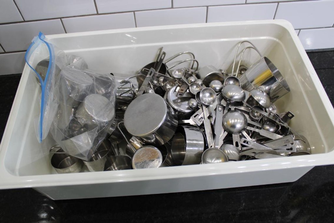 MEASURING CUPS AND SPOONS