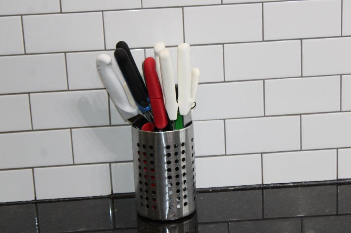 KNIVES