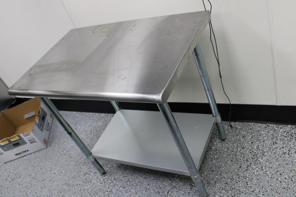STAINLESS TABLE