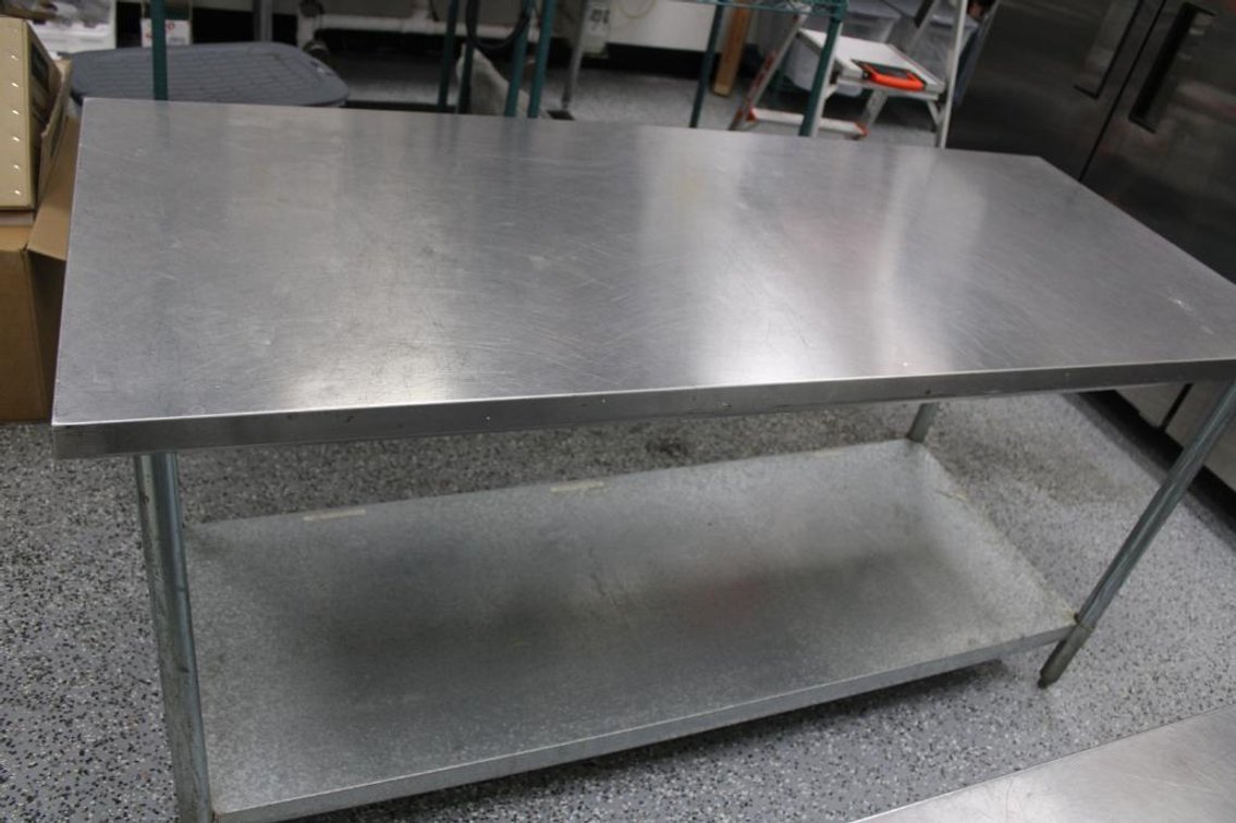 STAINLESS TABLE