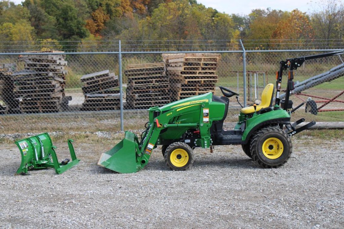 JOHN DEERE 1023E TRACTOR W/ LOADER-SNOWBLADE
