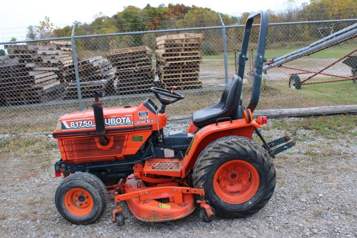 KUBOTA B1750 W/ BELLY MOWER