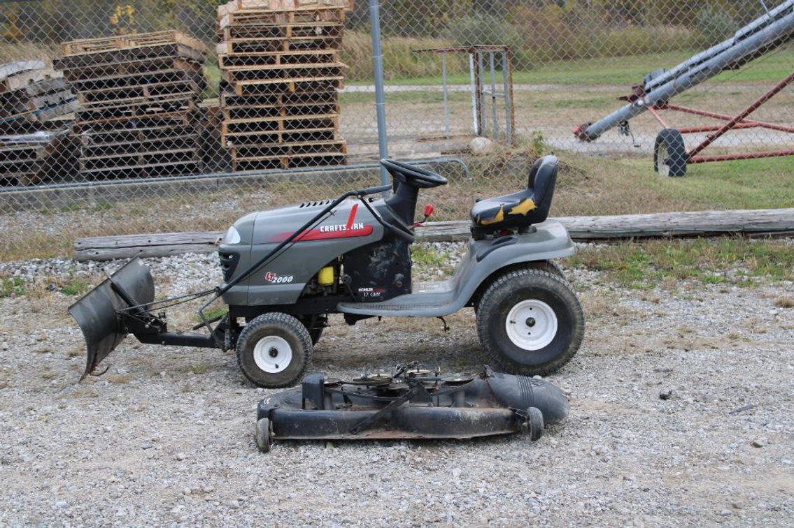 CRAFTSMAN RIDING MOWER W/ BLADE