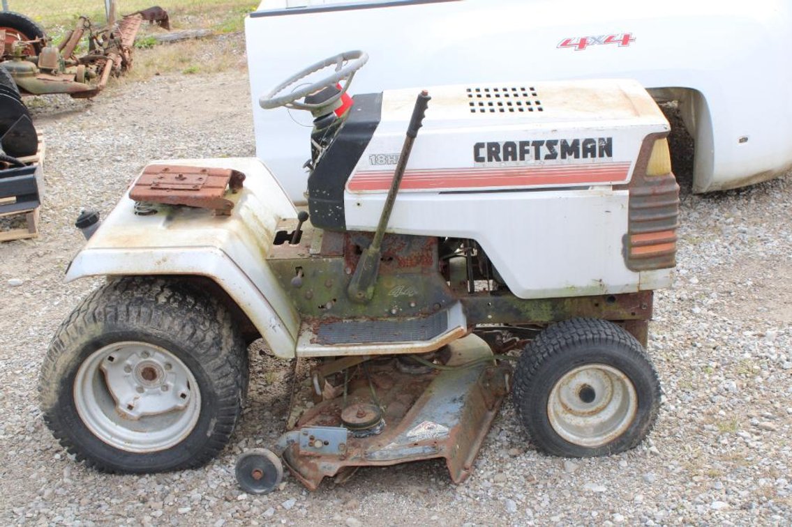CRAFTSMAN RIDING MOWER (NON RUNNING)