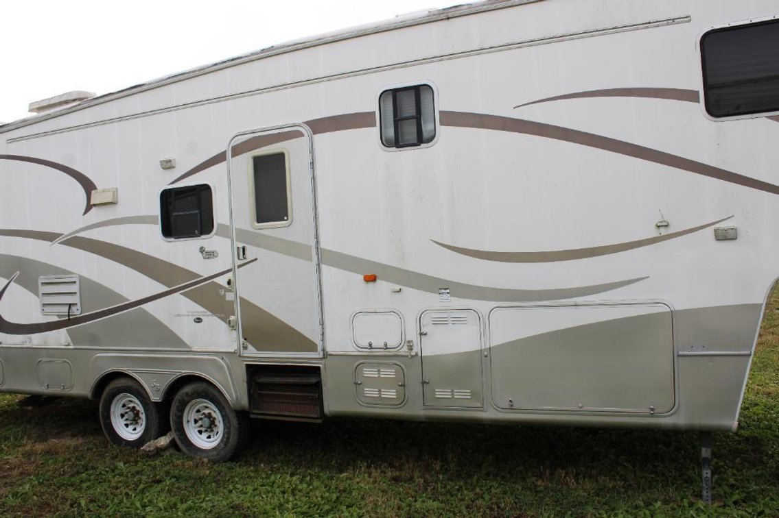 (NO TITLE) SUNNY BROOK TITAN 31 BWFS LITE ALUMINUM SUPER STRUCTURE CAMPER