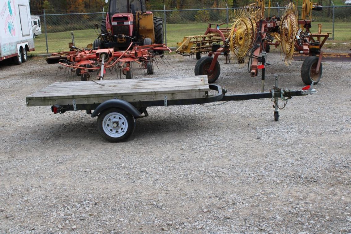 SMALL UTILITY TRAILER