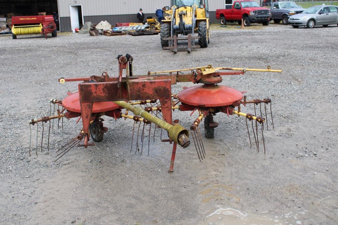 NEW HOLLAND 254 2 BASKET TEDDER RAKE