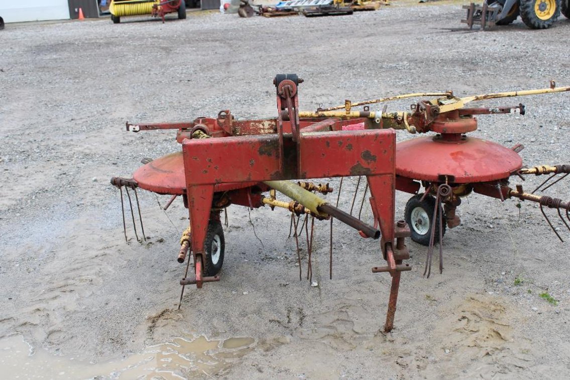 NEW HOLLAND 254 TEDDER RAKE