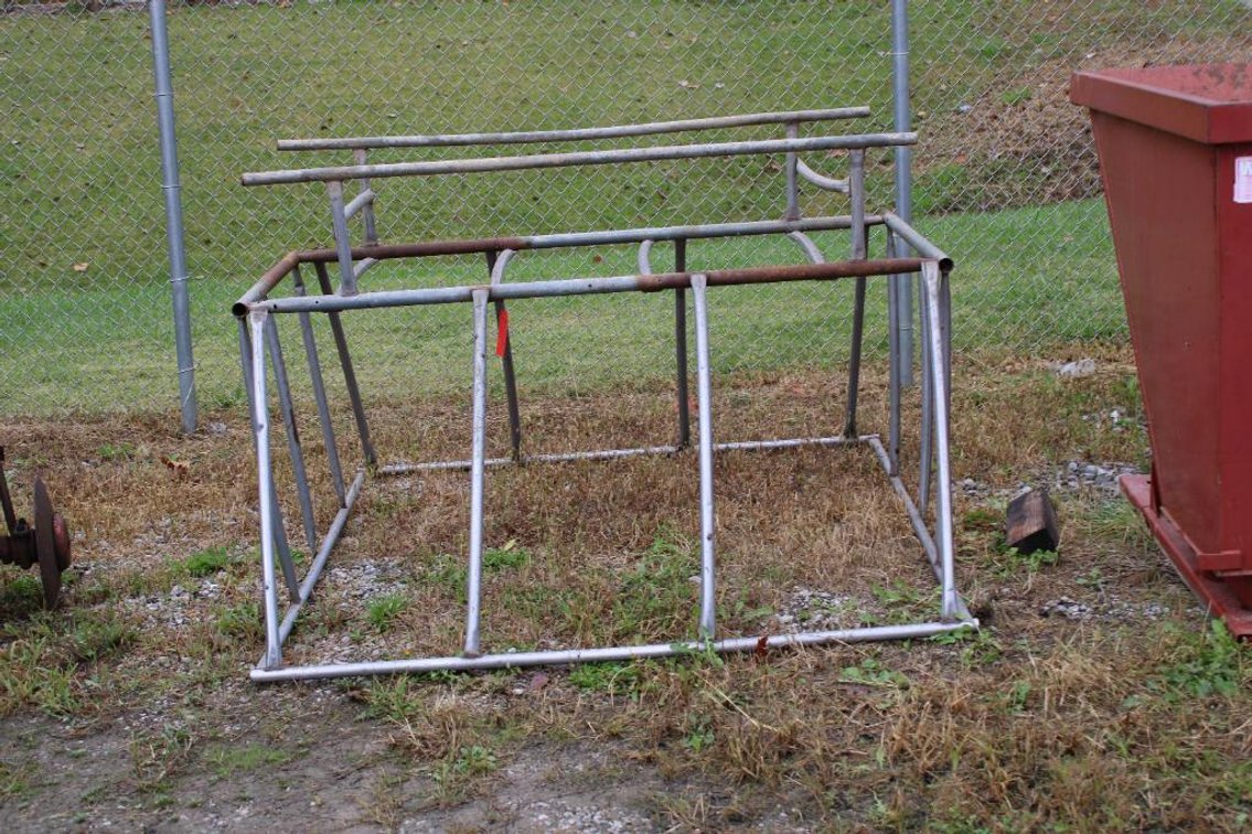 GALVANIZE ROUND BALE FEEDER