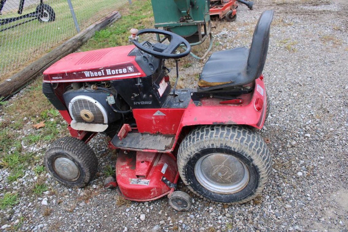 WHEEL HORSE 520-H RIDING MOWER