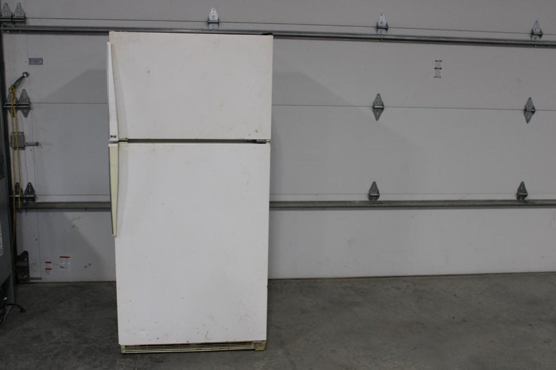 AMANA FRIDGE/FREEZER 