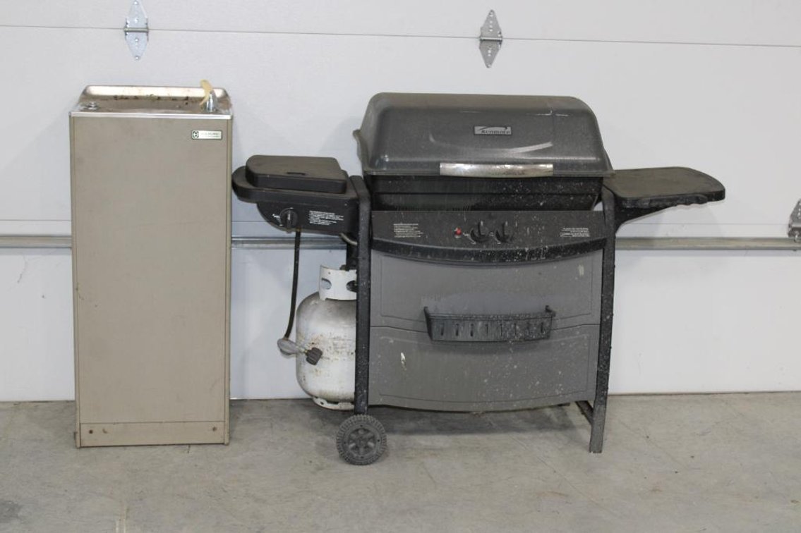 GRILL AND WATER FOUNTAIN