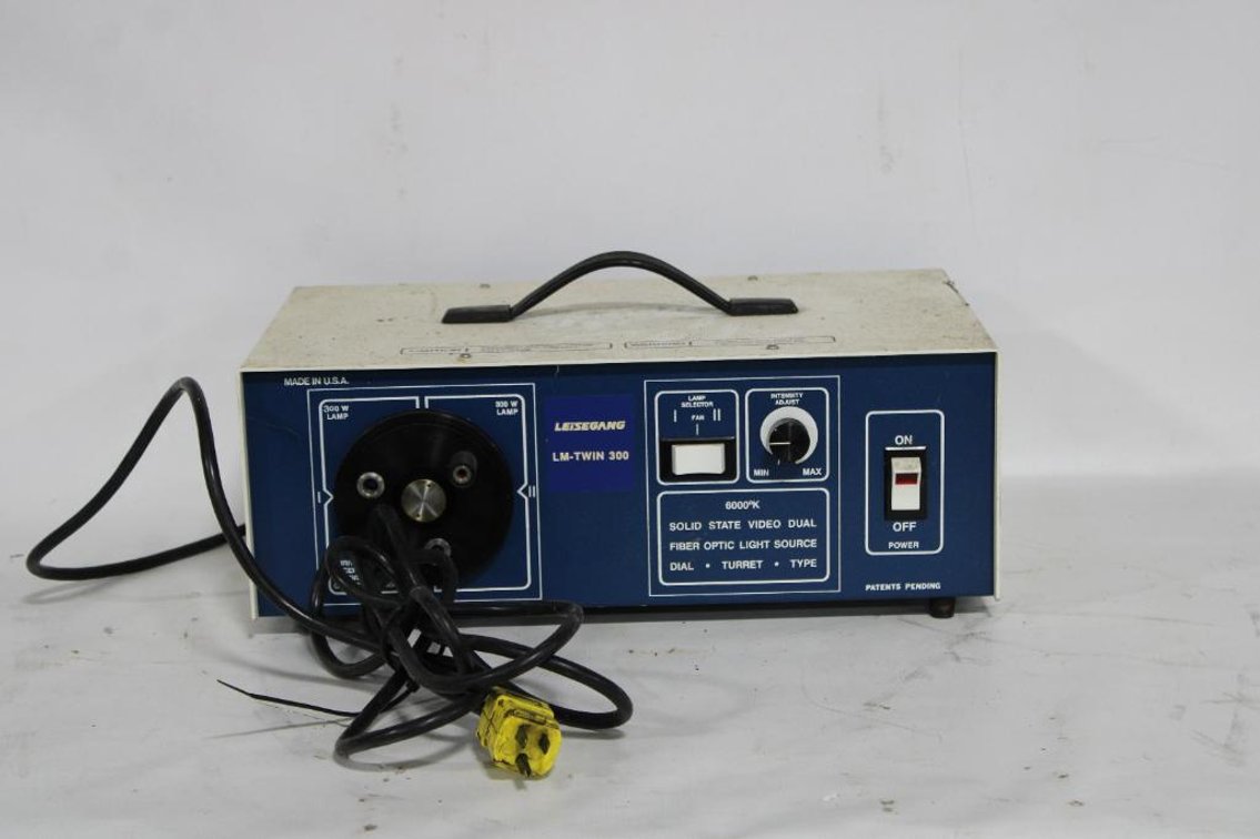 LEISEGANG LM-TWIN 300 FIBER OPTIC LIGHT SOURCE