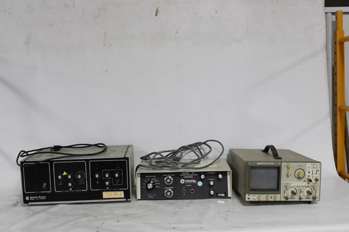  INTERFEROMETER CONTROL, OSCILLOSCOPE, SPECTRA PHYSICS 451 CHASSIS