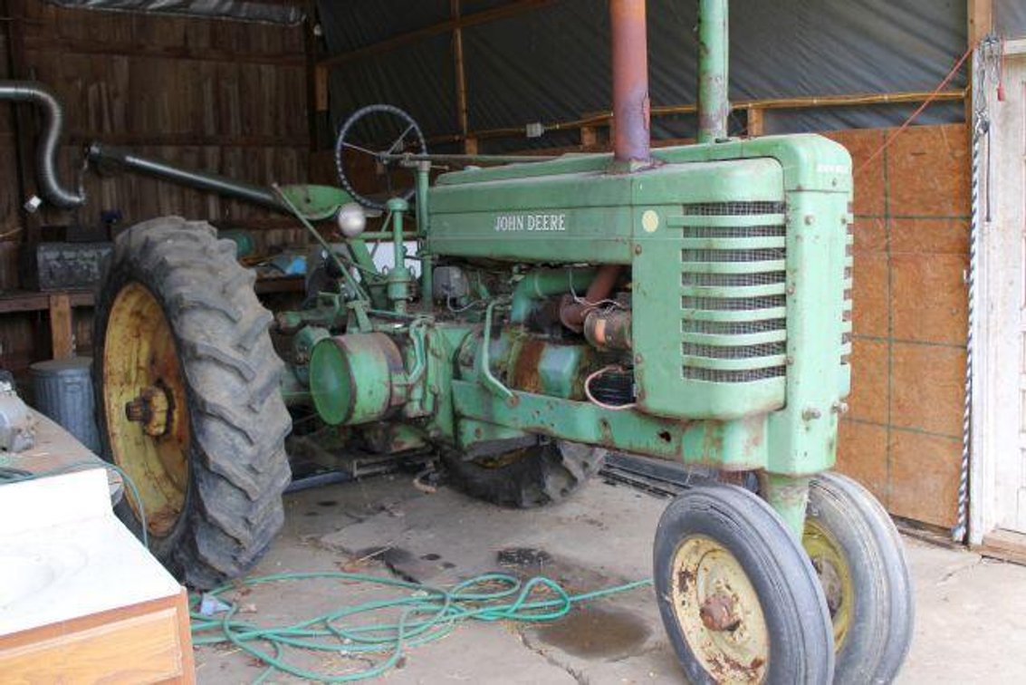 NON RUNNING JOHN DEERE G TRACTOR