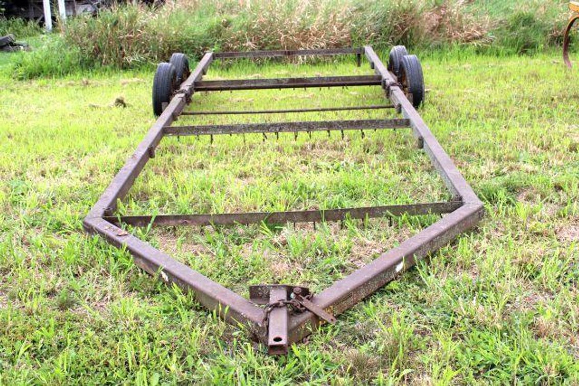 JOHN DEERE TRAILER FRAME