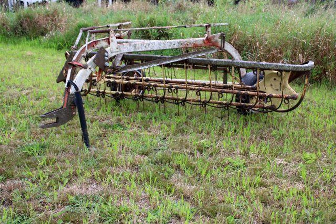 NEW HOLLAND 256 ROLOBAR RAKE