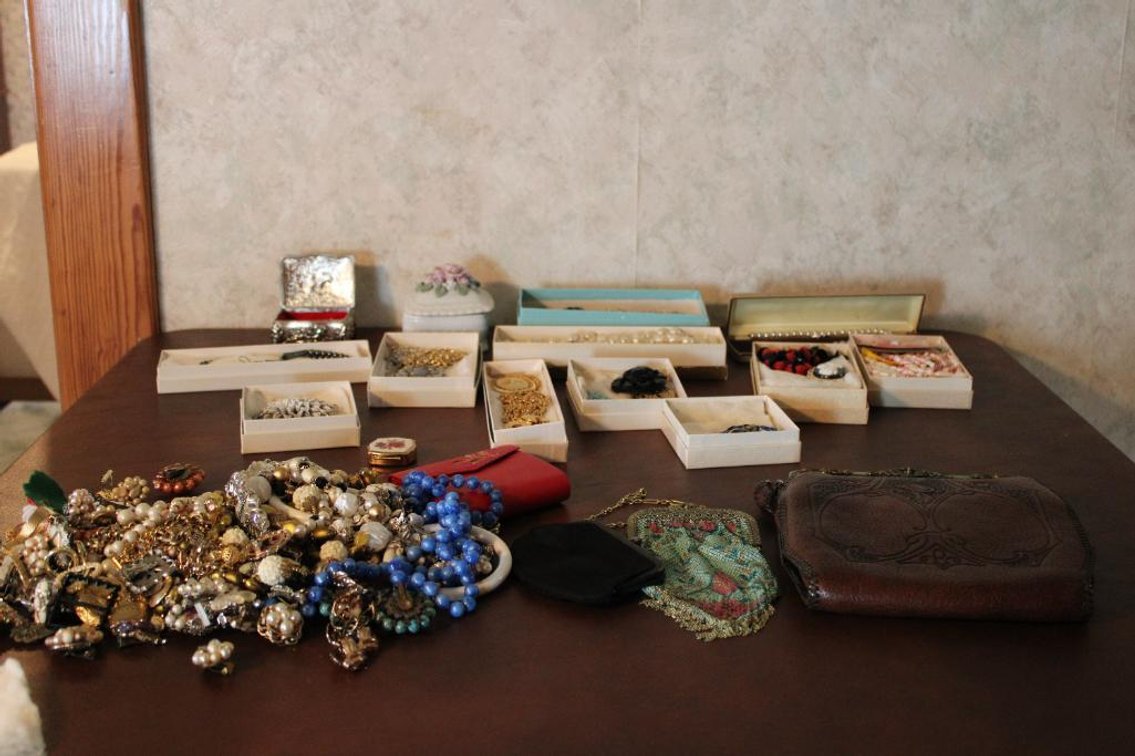 VINTAGE COSTUME JEWELRY AND COIN PURSES 