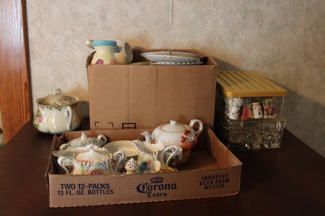 DECORATIVE PLATES AND OTHER VARIOUS GLASSWARE
