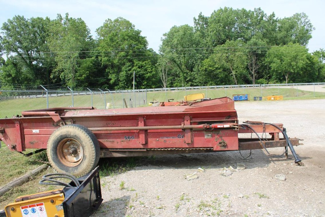 CASE 560 MANURE SPREADER 
