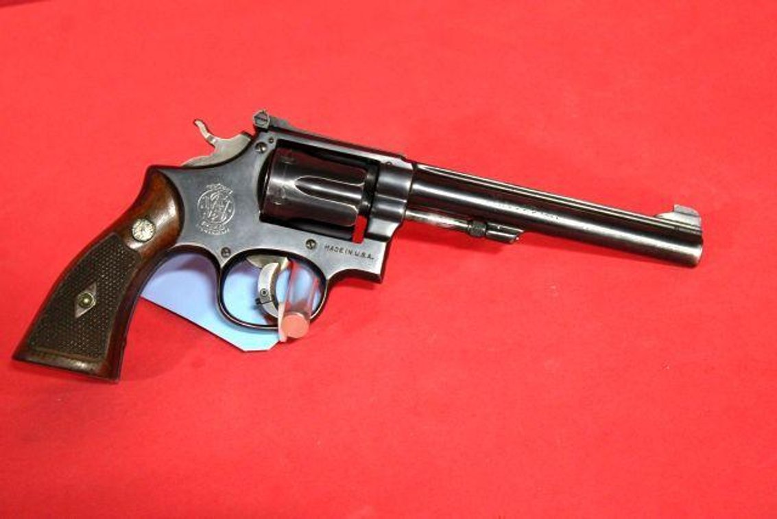 SMITH AND WESSON .22LR REVOLVER