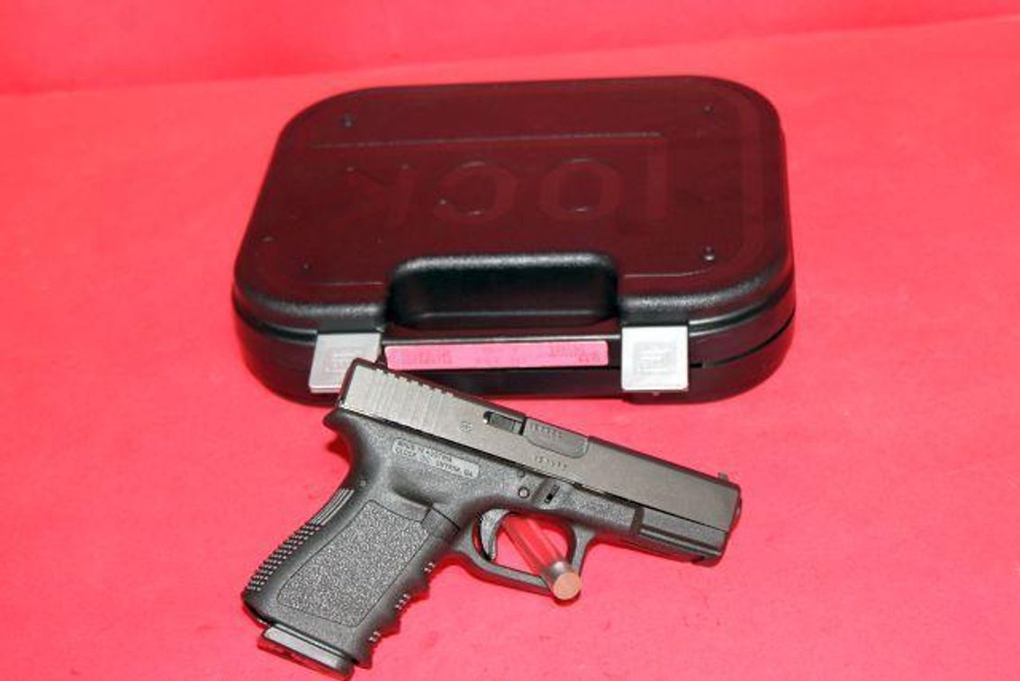 GLOCK 19 9MM SEMI AUTO PISTOL