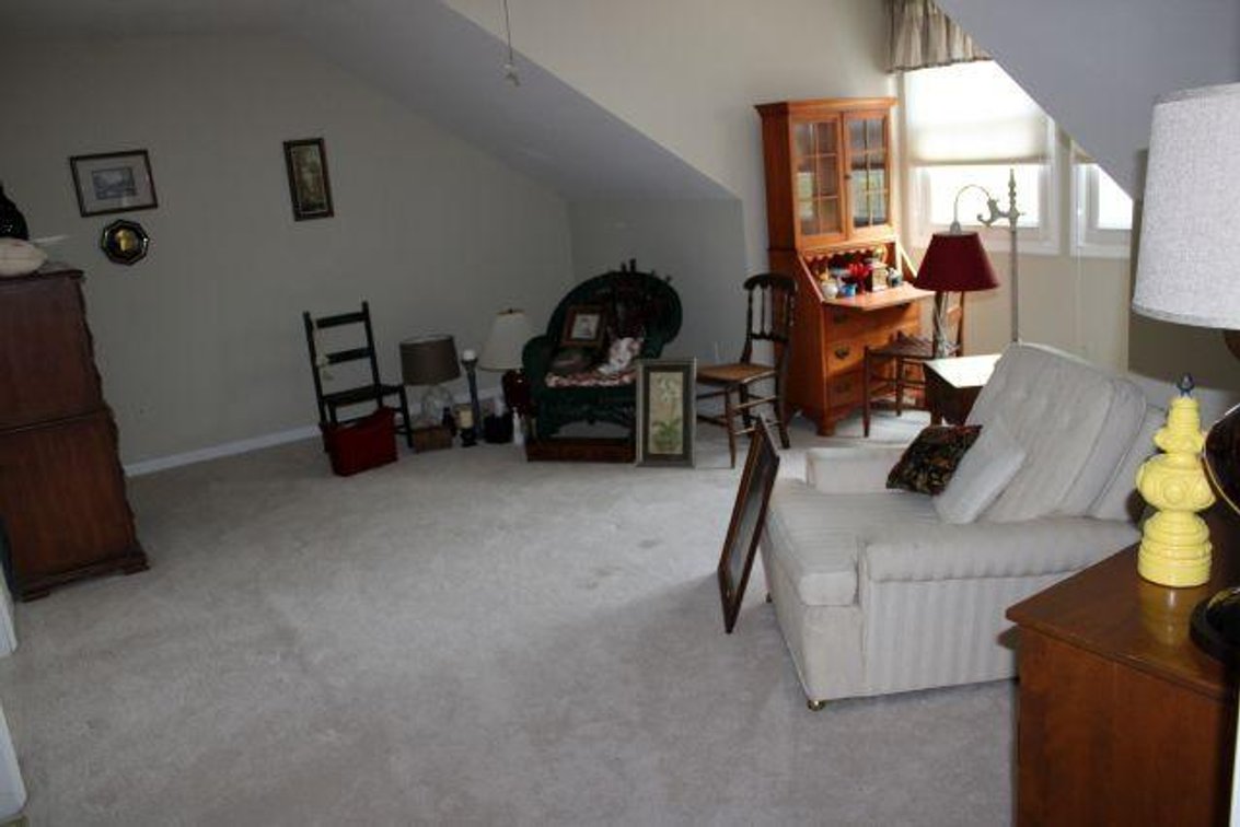 BEDROOM CONTENTS