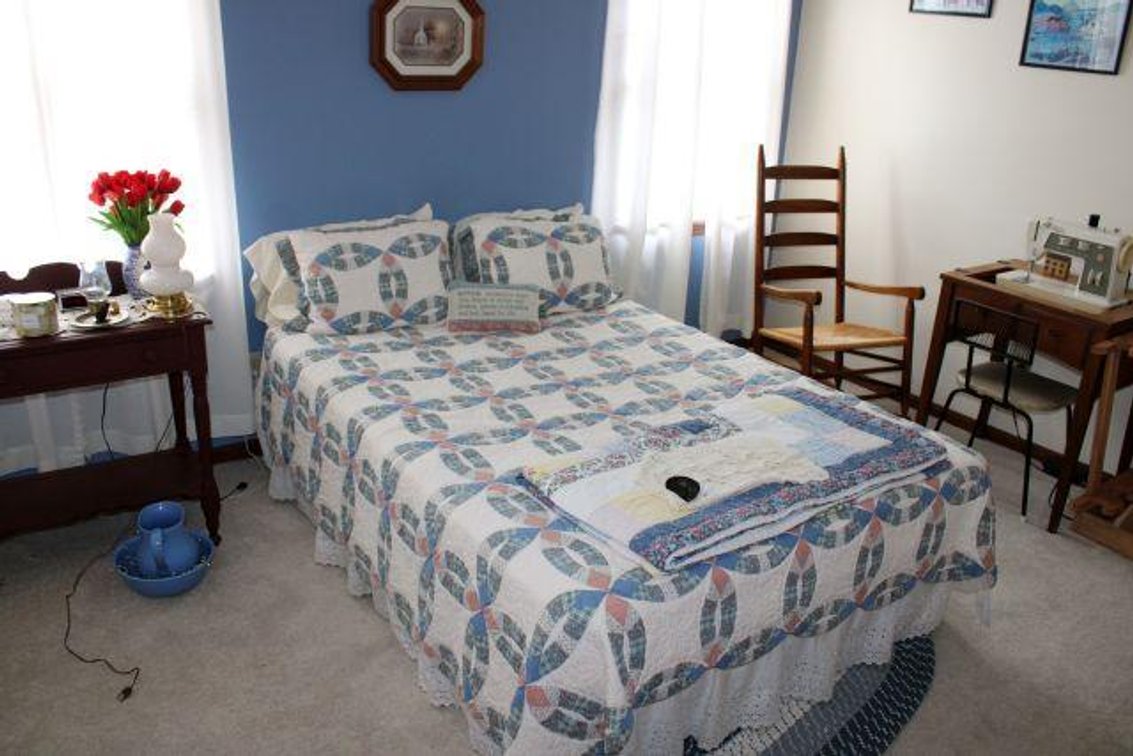 BEDROOM CONTENTS