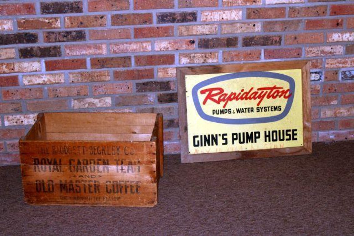 VINTAGE OLD MASTER COFFEE CRATE AND RAPIDAYTON PUMPS WATER SYSTEMS SIGN