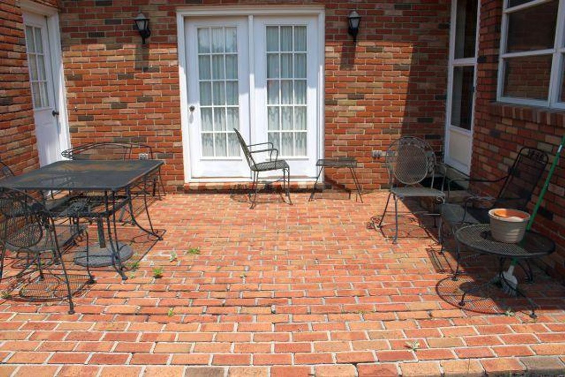 OUTDOOR PATIO SET AND KENMORE GRILL