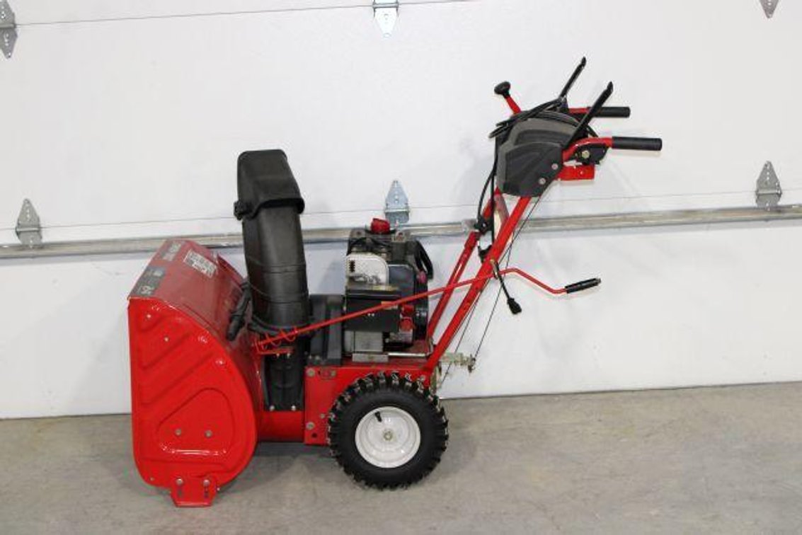 TROY BILT SNOW BLOWER