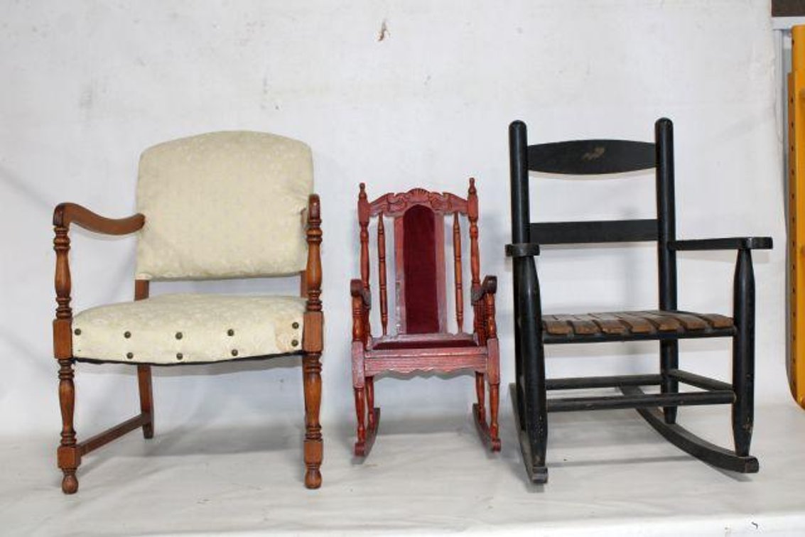CHILDS CHAIR AND 2 ROCKING CHAIRS