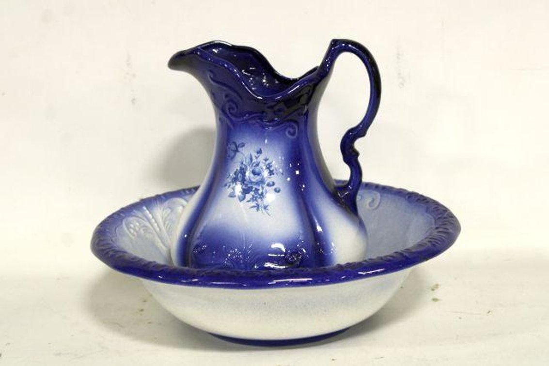 VINTAGE WOODSTODE WASH PITCHER AND BASIN