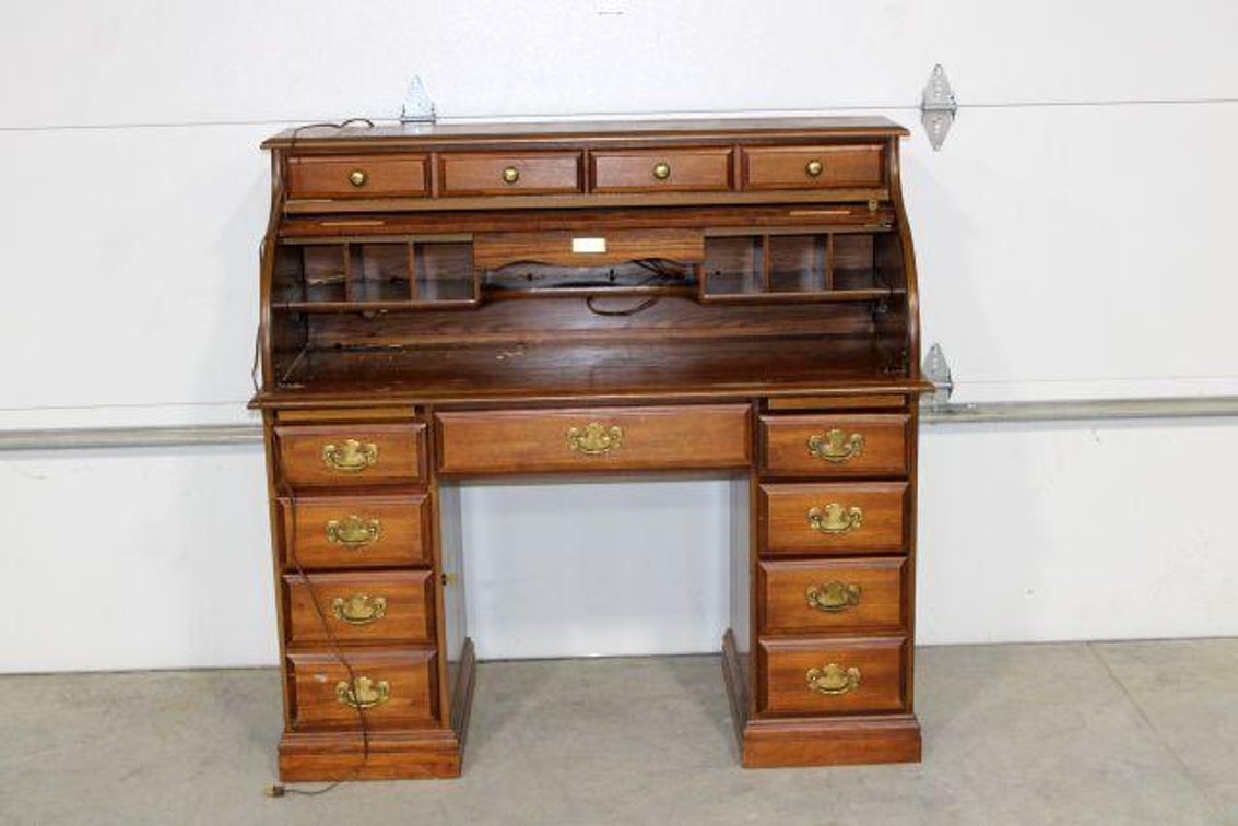 VINTAGE LIMITED EDITION RIVERSIDE ROLL TOP DESK
