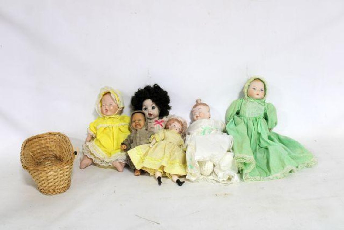  PORCELAIN DOLLS